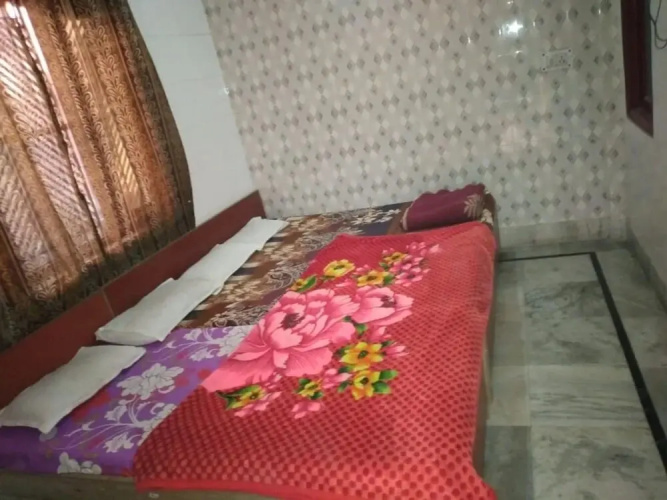 Harihar Guest House Haridwar by Goroomgo