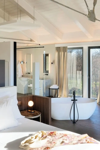 Apartment with pool view