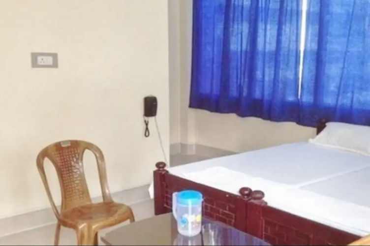 Goroomgo Welcome Palace Patna