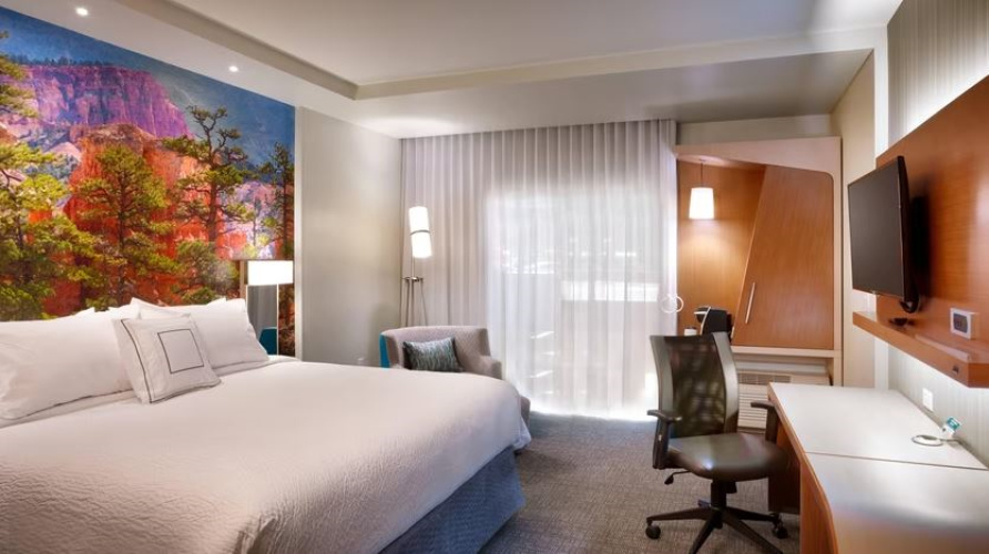 Standard room with mountain view