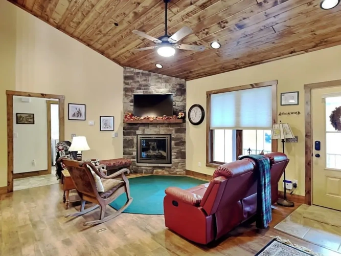 6 Bedrooms Cottage with balcony