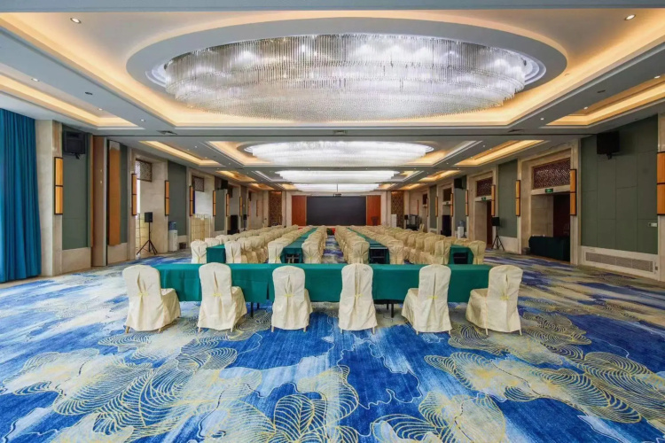Yixing Eastluus Hotel