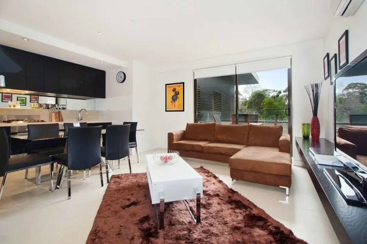 2 Bedrooms Apartment