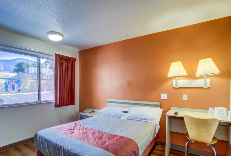 Motel 6 Grants Pass, OR