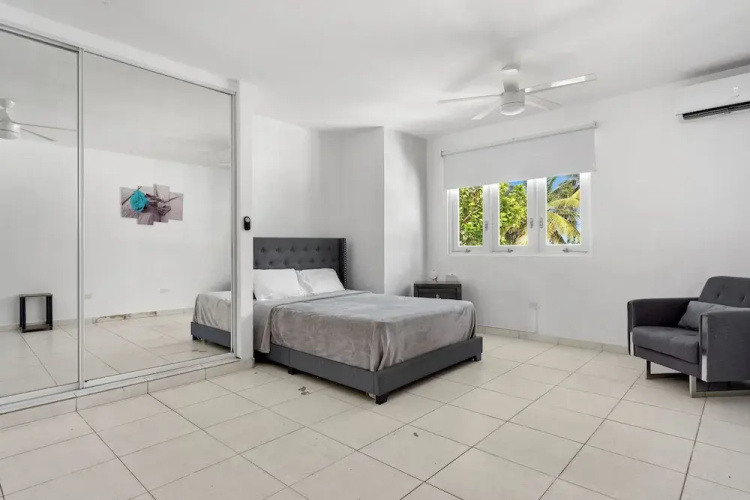 Beach Access Escape With Pool and Tanning Lounges