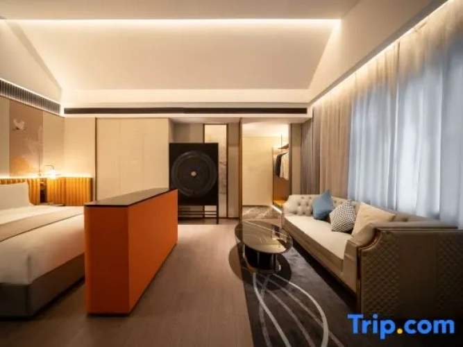 Luxury Suite