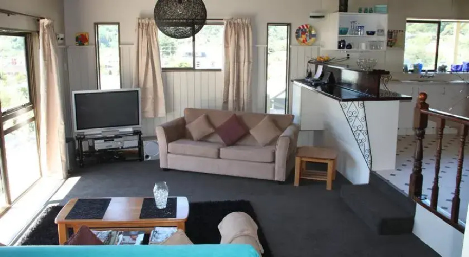 Harbour View House