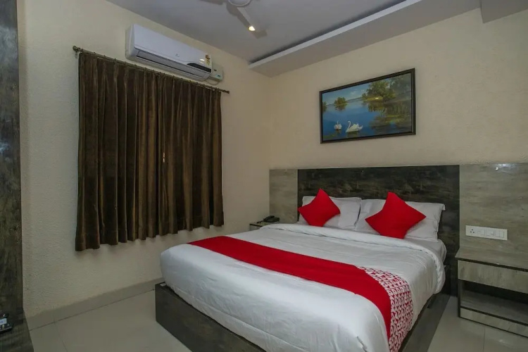 Pride Suites By OYO Rooms
