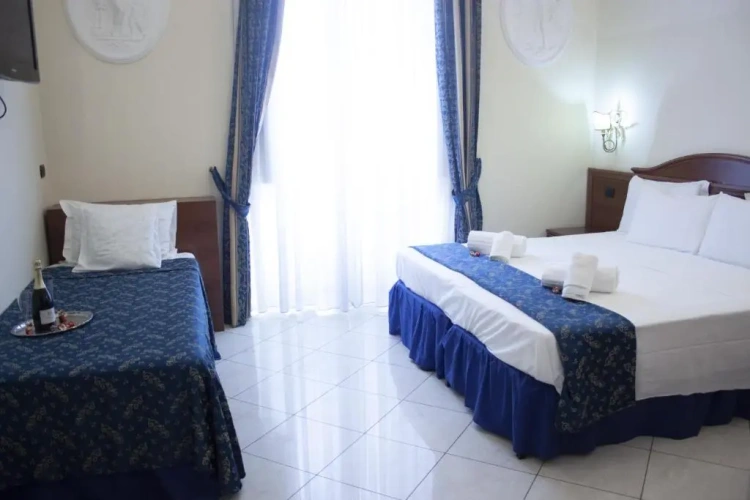 Standard Triple room