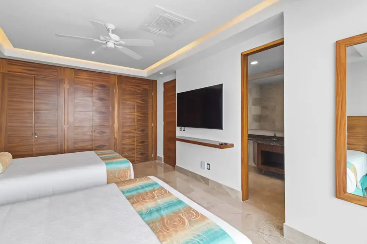 Blue Horizon Luxury Condo