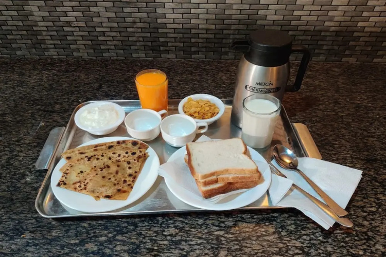 Goroomgo Sun Plaza Lodge Konark