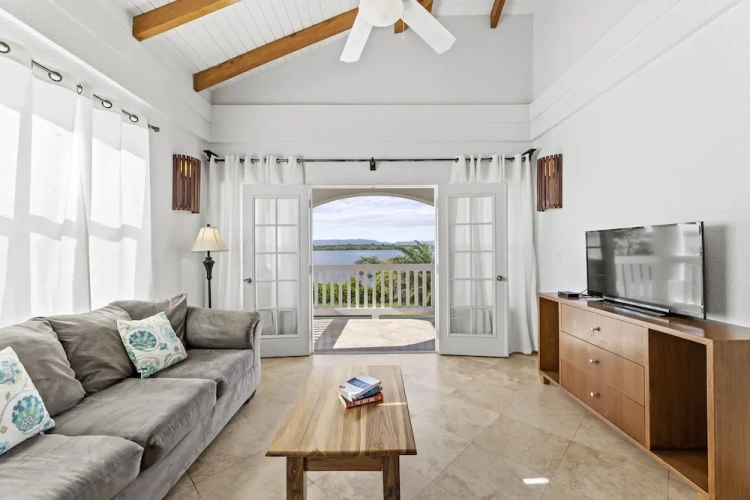 2 Bedrooms Premier room with balcony and with bay view