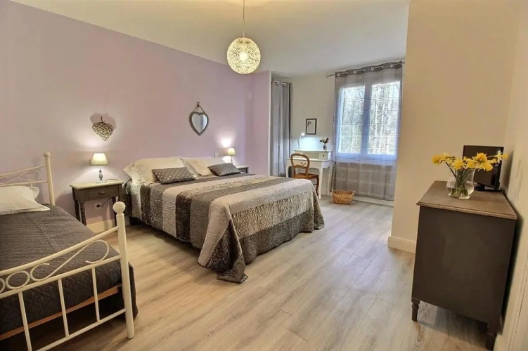 Standard Triple room