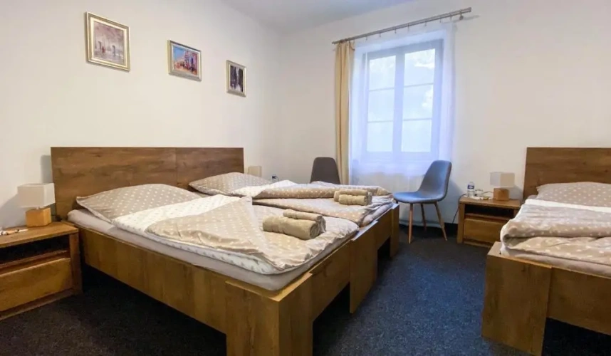Standard Triple room