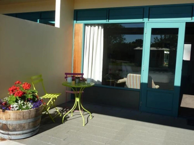 Amici Motel Over view