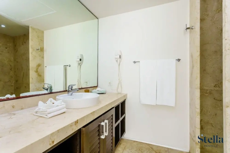 3 Bedrooms Deluxe Apartment with balcony