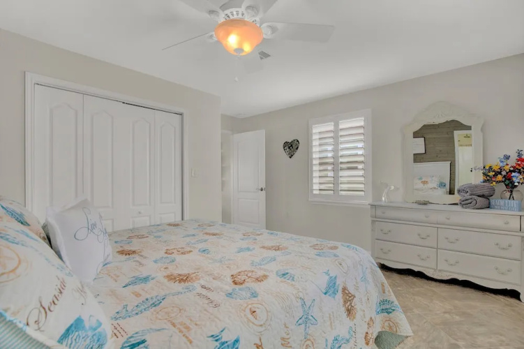 New! Beachfront Home W/grill & Stunning Views!