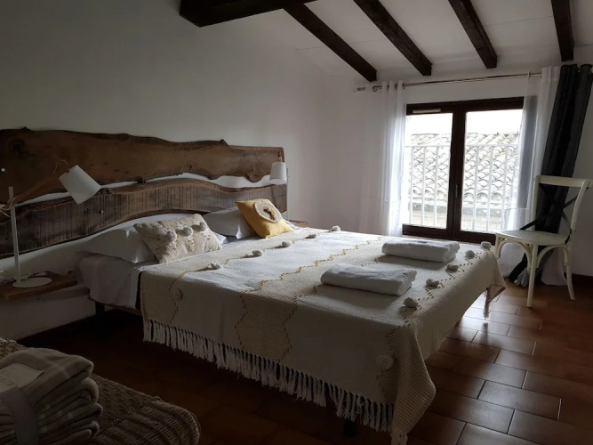 Face à la Cité : appartement avec cour !