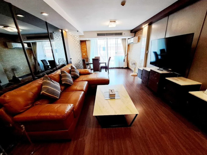6C - 2 Bedroom Downtown Apartment With Shared Pool