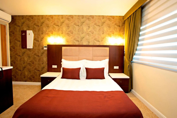 End Glory Hotel