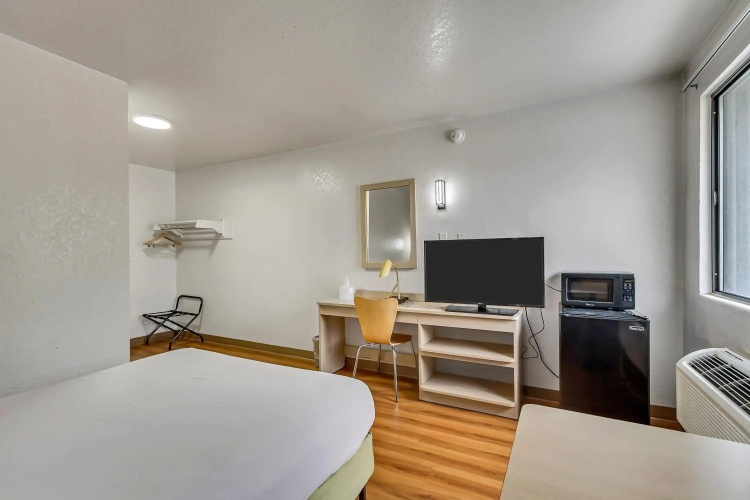 Motel 6 Ogden, UT- Downtown