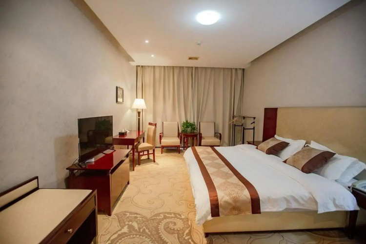 Golden Metropolis Hotel