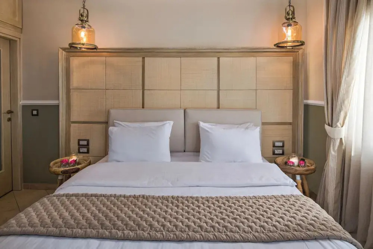 2 Bed Villa - Sleeps 4 - Pool - Private Chef