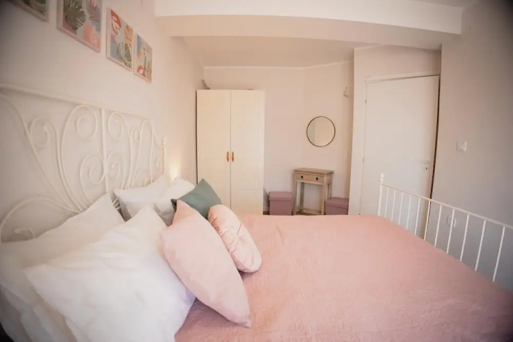 Valentini s Uptown Flat