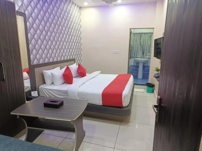 Hotel Embassy Grand