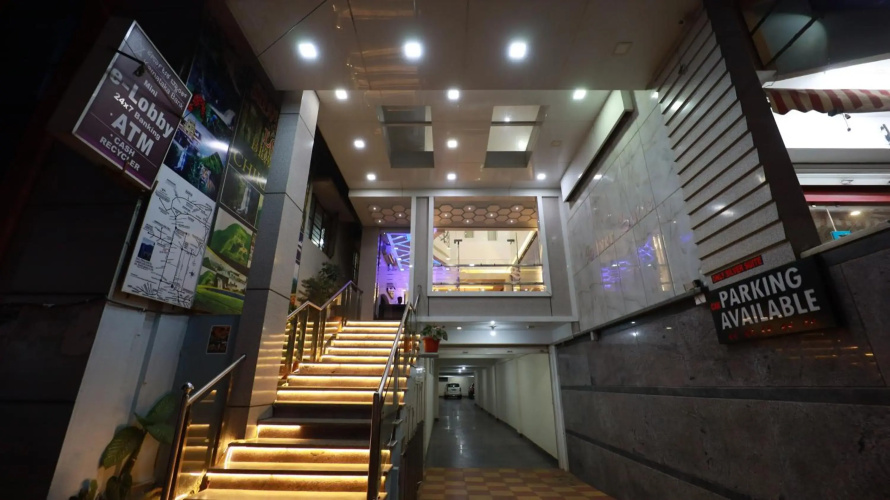 OYO 11414 Hotel Silver Suites