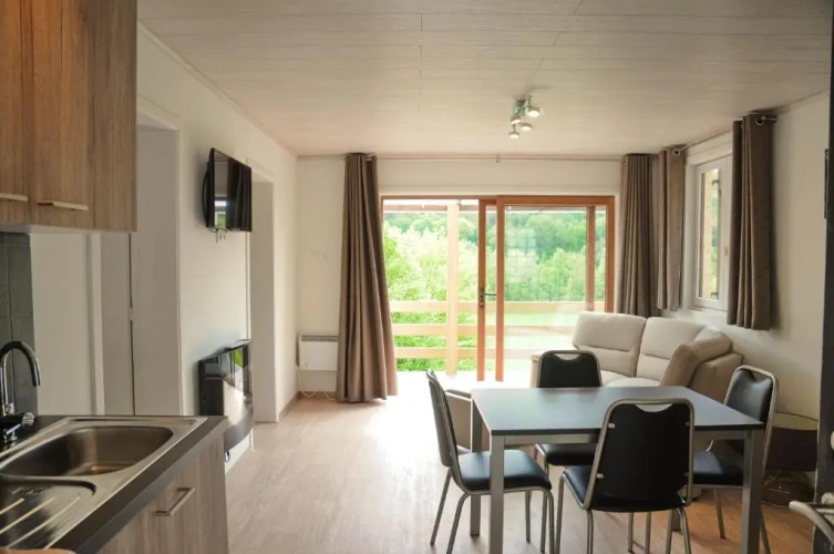 2 Bedrooms Cottage