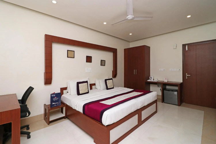 Townhouse 581 Noida Sector 122