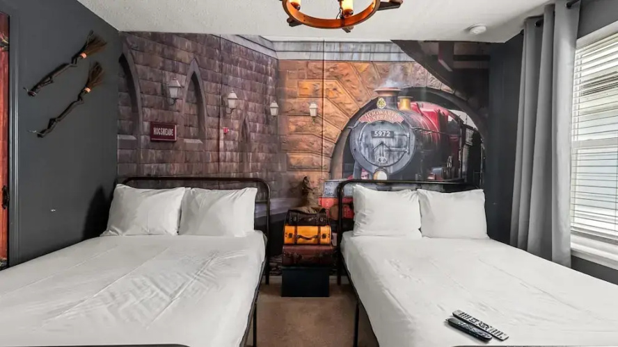 Luxe 7BR Solterra Villa Games Pool Themed Rooms
