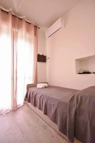 Standard Triple room with view