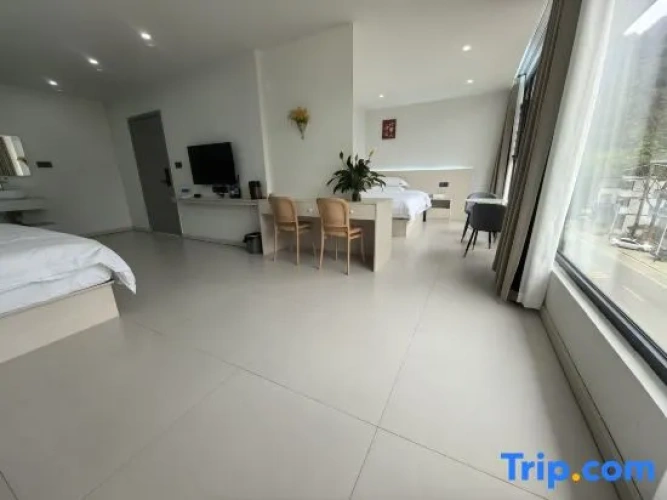 Deluxe Family Suite