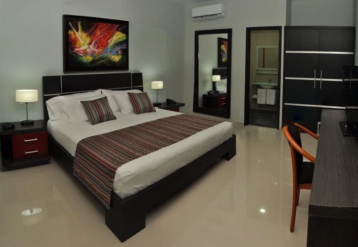 Standard Triple room