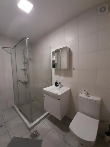 Apartment 12-09