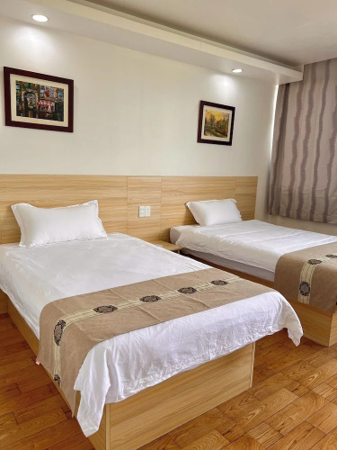 Coastline Hotel