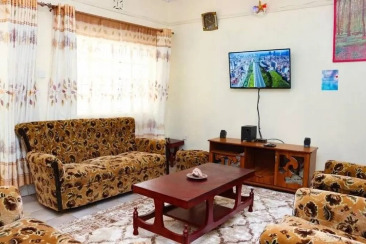 3 Bedrooms Cottage