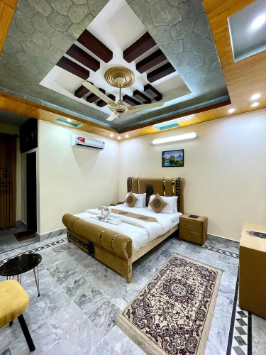 Sapphire Inn
