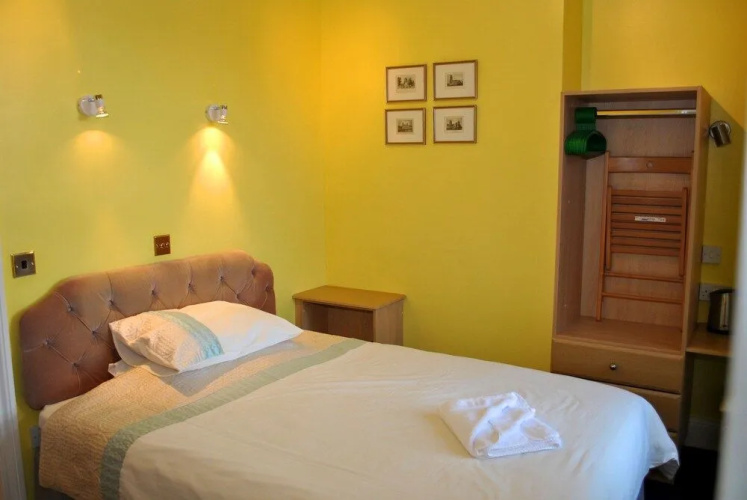 Holland House Bed And Breakfast