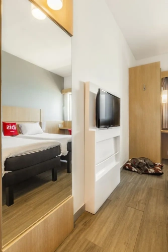 Standard Twin room with sea view