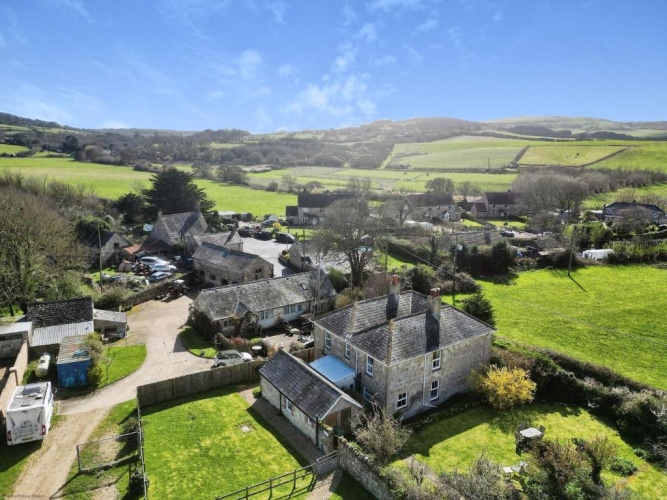 Sextuple Cottage