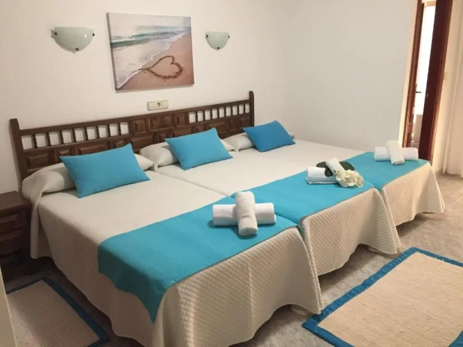 Standard Triple room