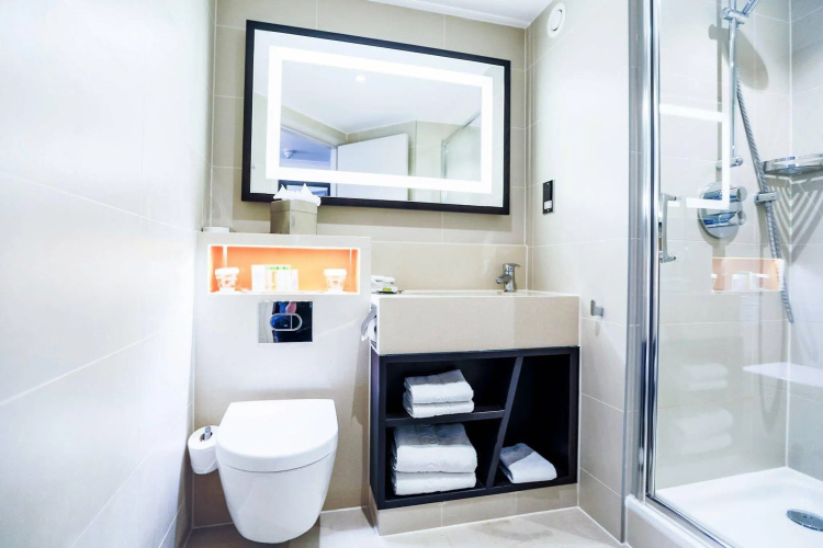 DoubleTree by Hilton London - Ealing photo 11