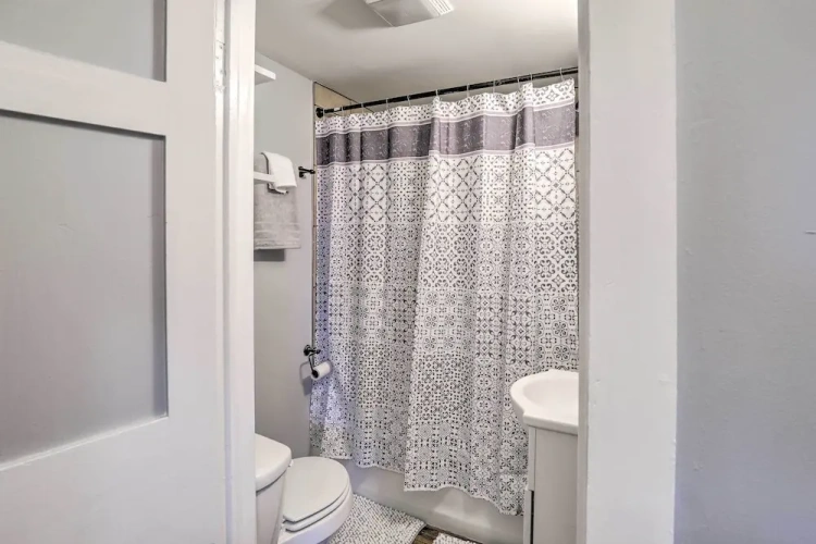 3 Bedrooms Apartment