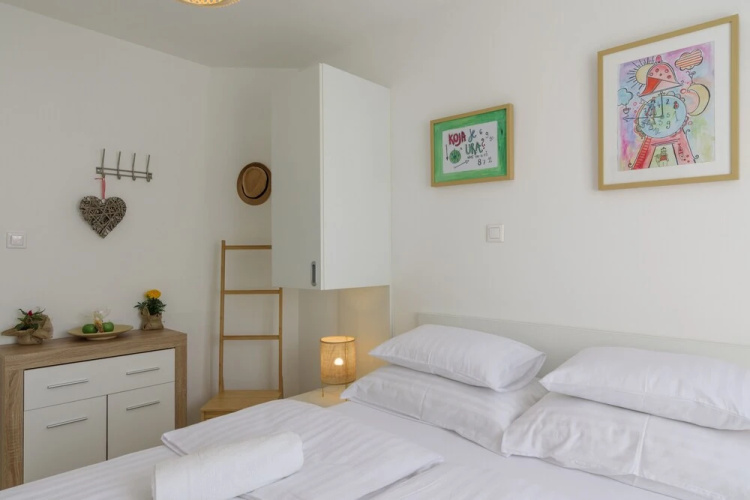 Villa White