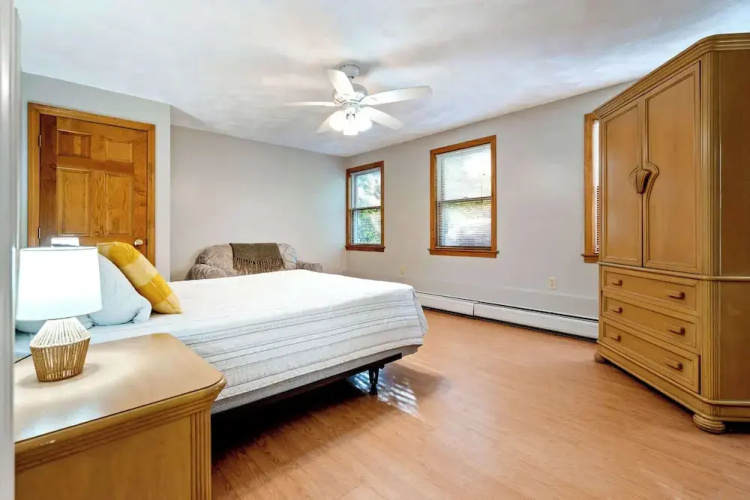 Nubble View Home for 10