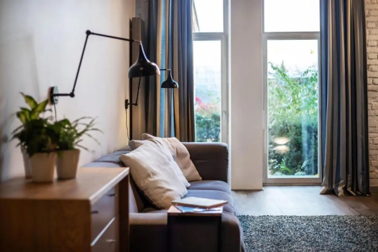 #stayhere - Unique Spacious & Modern 2BDR Upscale Neighbourhood