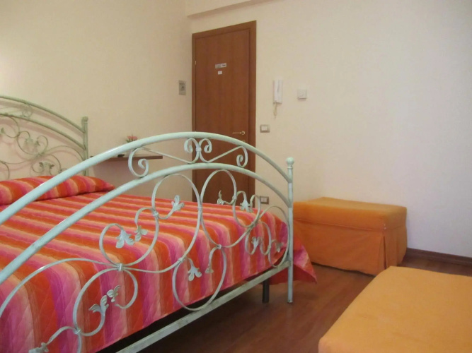 Hostel H24